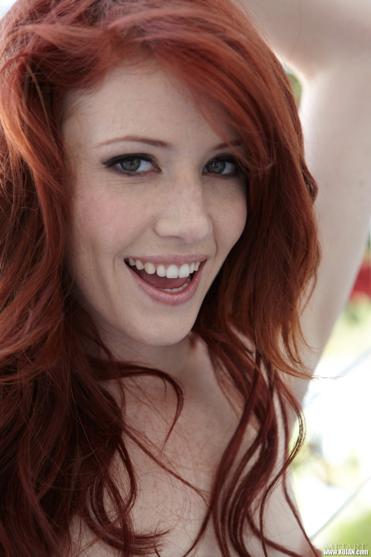 Redhead Elle Alexandra showing her tight shaved Pussy - Photo #3408102