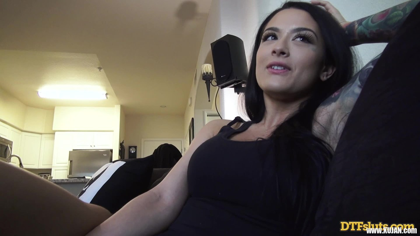 Sensual Katrina Jade lets a horny Fellow screw her - Photo #3409450