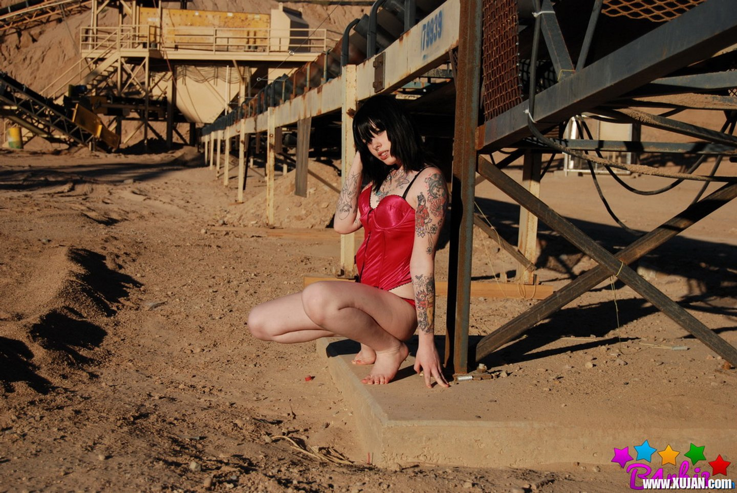 Sweet B4rbi3 showing her nice Body at the Beach - Photo #3410290