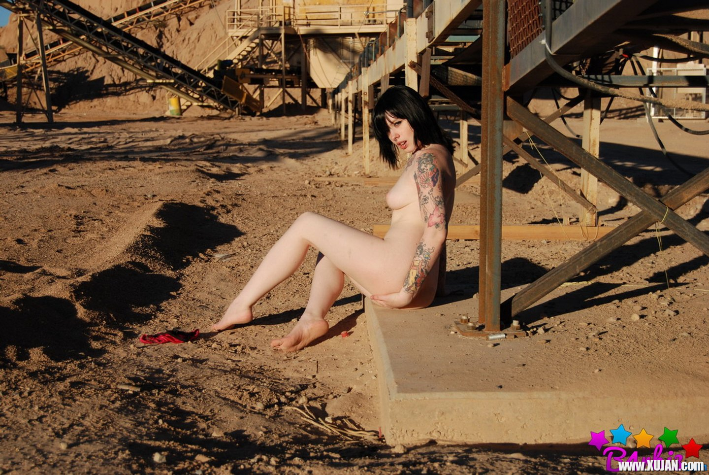 Sweet B4rbi3 showing her nice Body at the Beach - Photo #3410299
