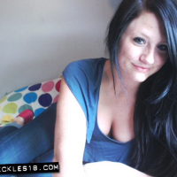 Hot Freckles 18 takes off her Jeans to masturbate