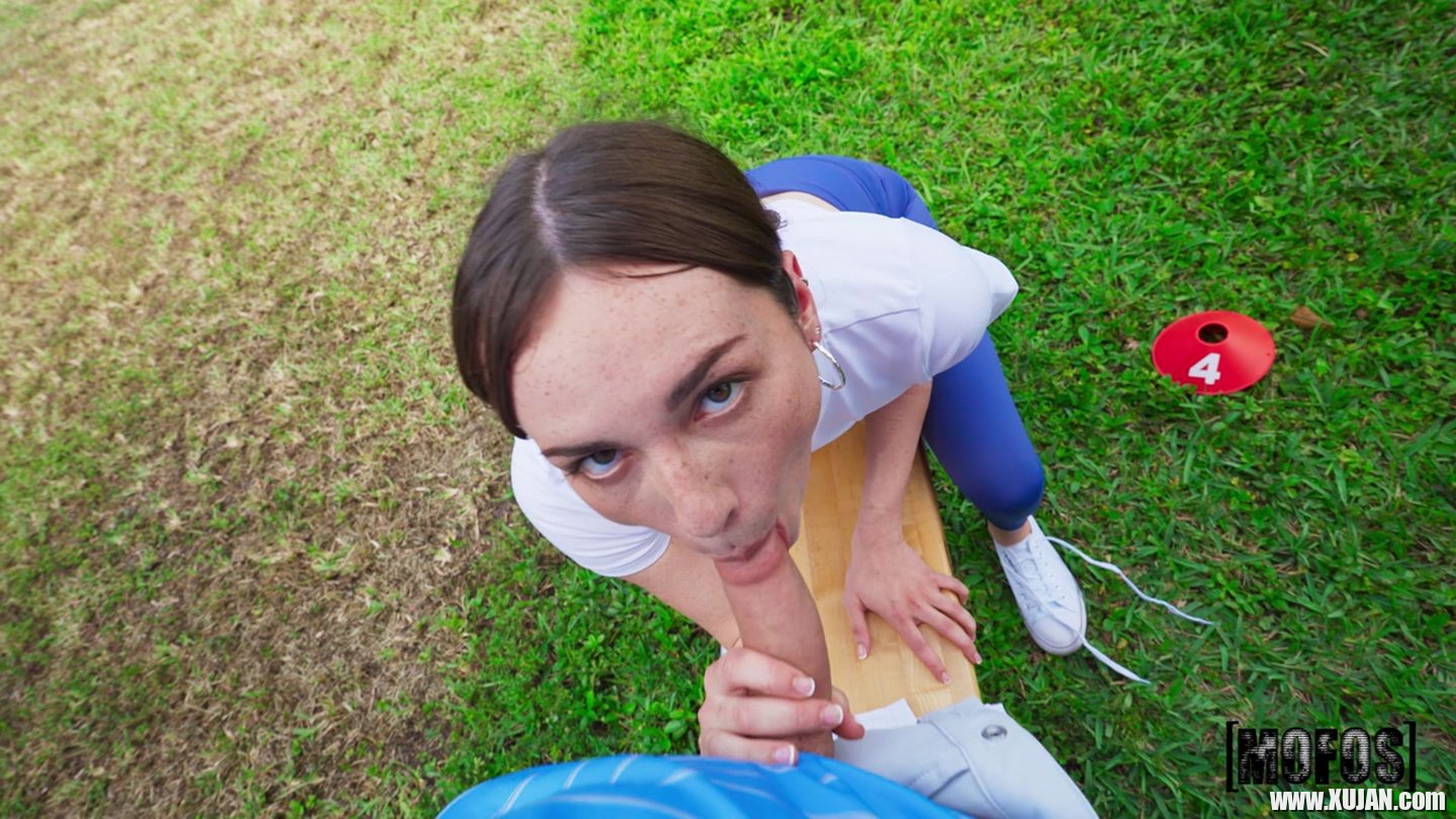Kinky brunette slut Tess Thompson fucks with Lucas Frost at golf court - Photo #3421156