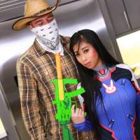 Jade Kush gets plowed by a big Dick in a Cosplay Scene