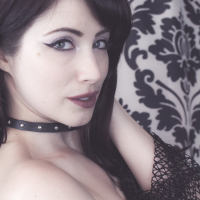 Sweet babe Brookelynne Briar teasing with her irresistible body