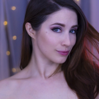 Hot babe Brookelynne Briar strips and reveals her body