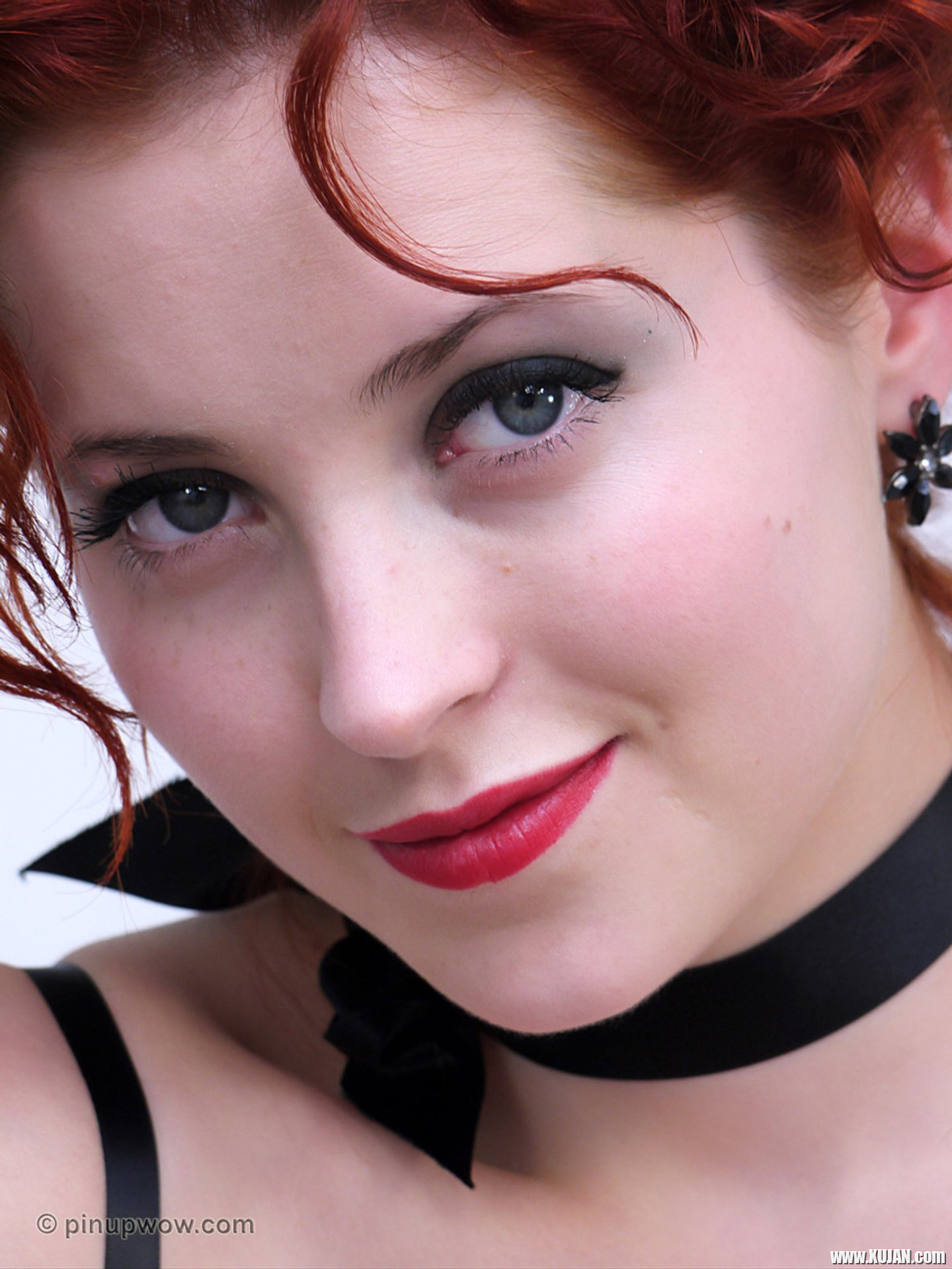 Lucy V strips and shows her big tits - Photo #3434187
