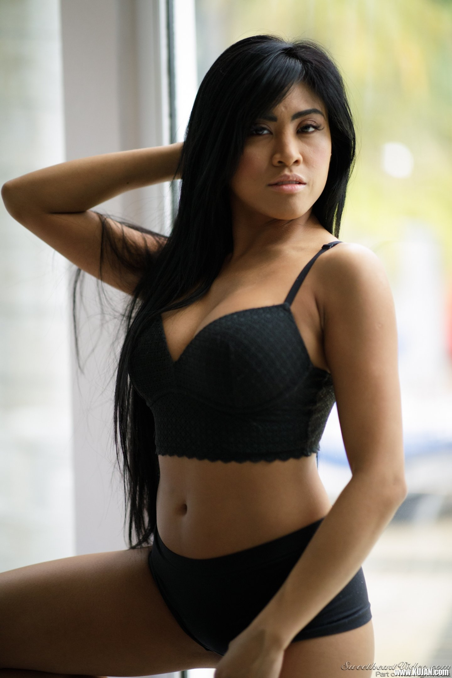 Gorgeous Ember Snow unveils her Irresistible Body - Photo #3440081