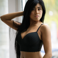 Gorgeous Ember Snow unveils her Irresistible Body