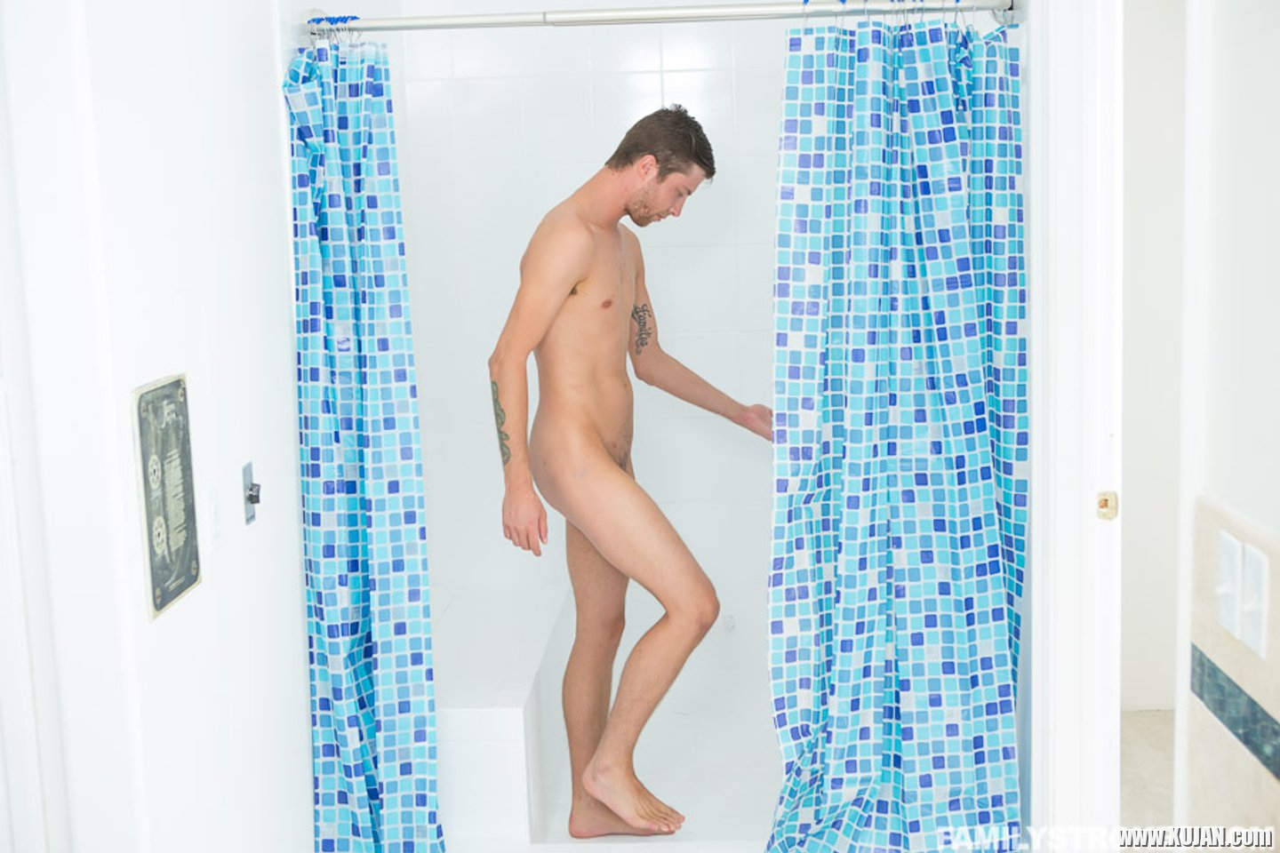 Alice Chambers Steamy Shower Seduction - Photo #3441474