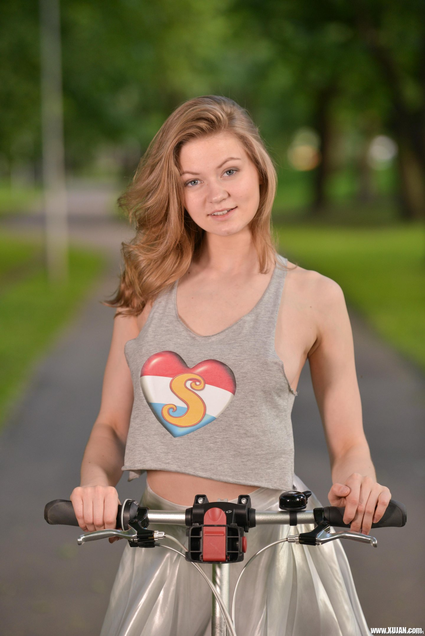 Patricia Patritcy riding her Bike without Panties - Photo #3445877
