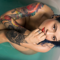 Alice Simpson reveals beautiful inked Skin for you
