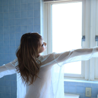 Hot and horny asian Syunka Ayami gets all wet in her bathroom