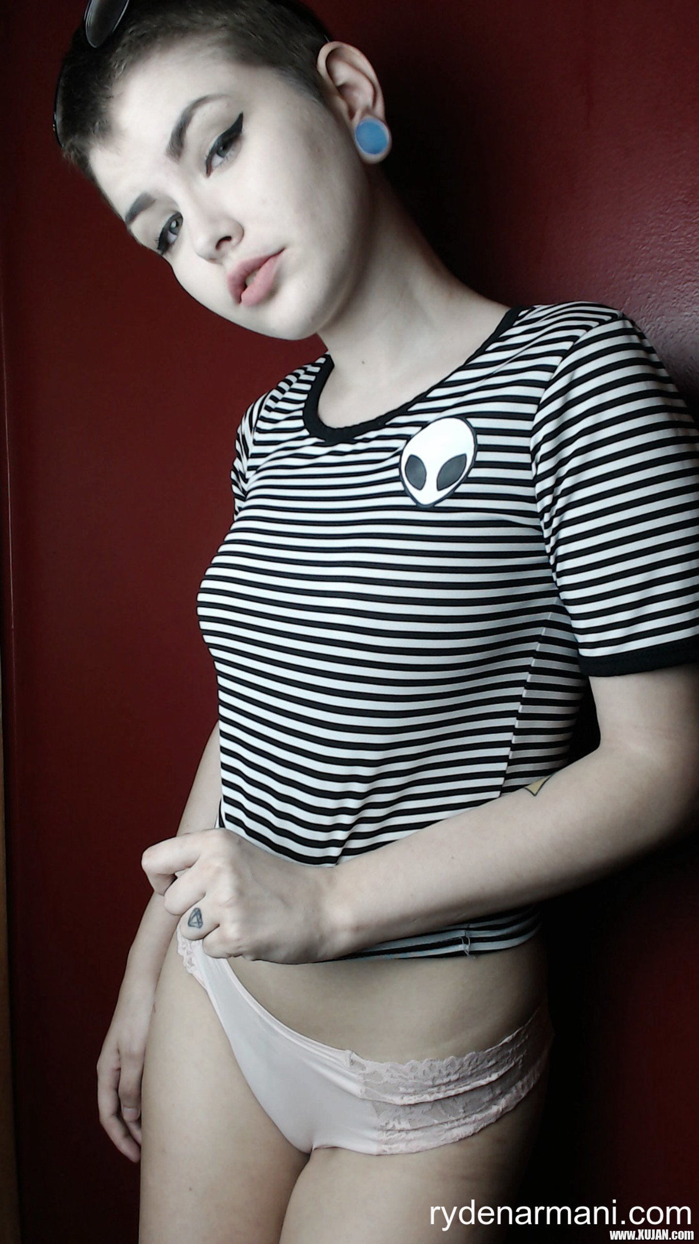 Ryden Armani takes off her Clothes in hot Pics - Photo #3457029