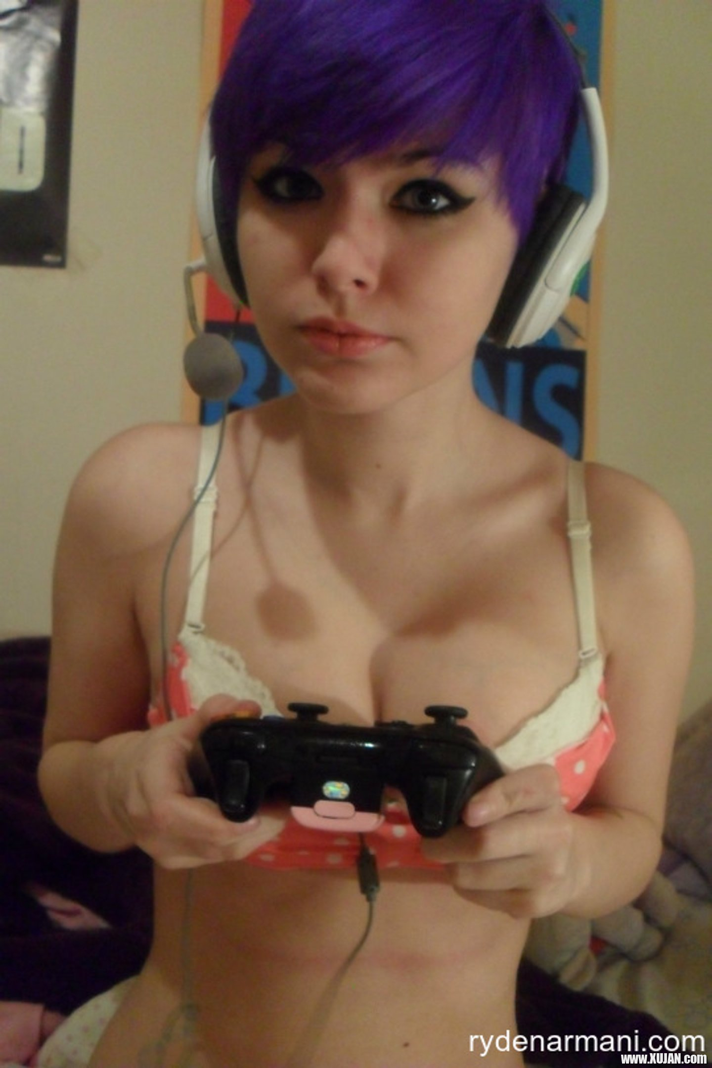 Gamer Girl Ryden Armani teasing and showing Tits - Photo #3457089