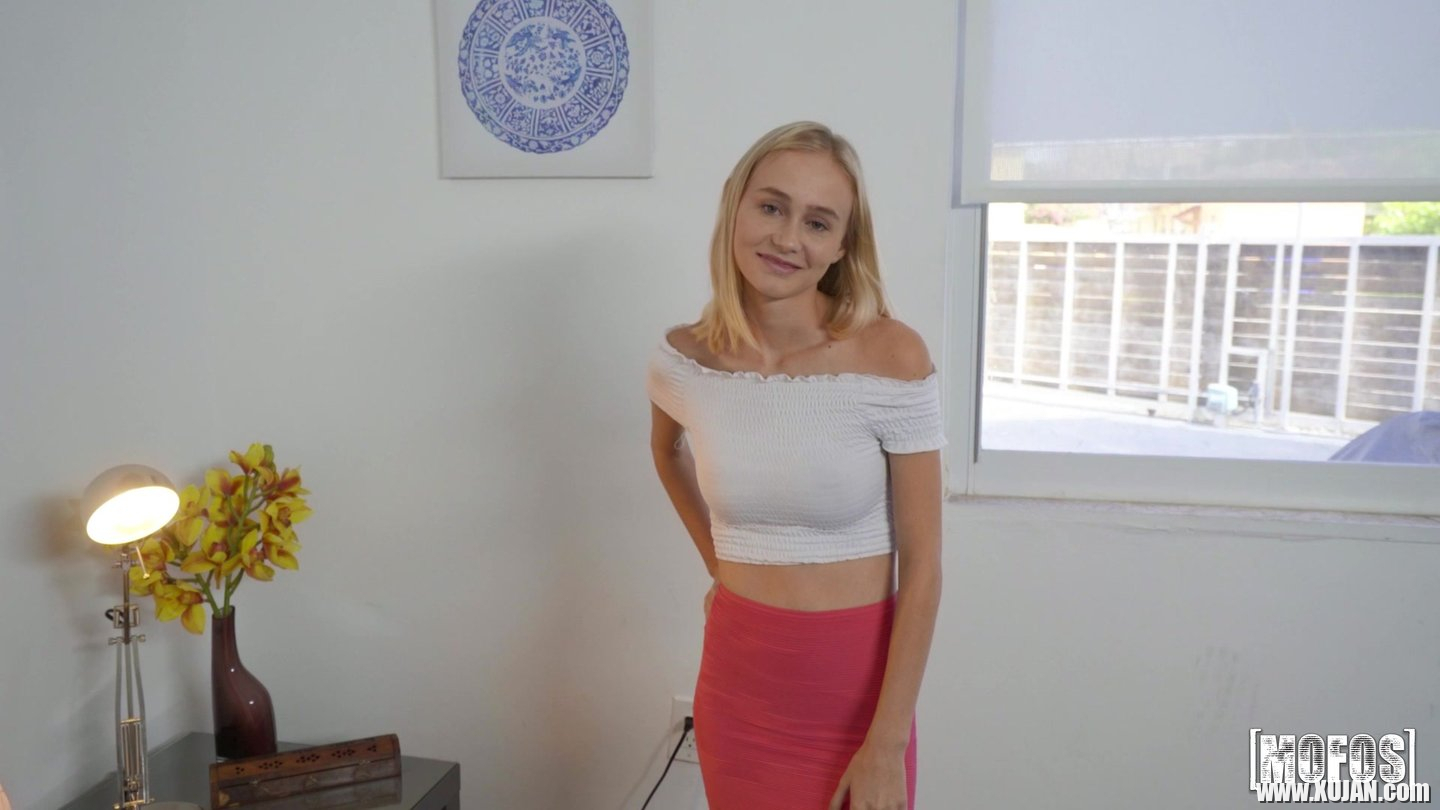 Young blondie Alicia Williams rides it anally - Photo #3457974