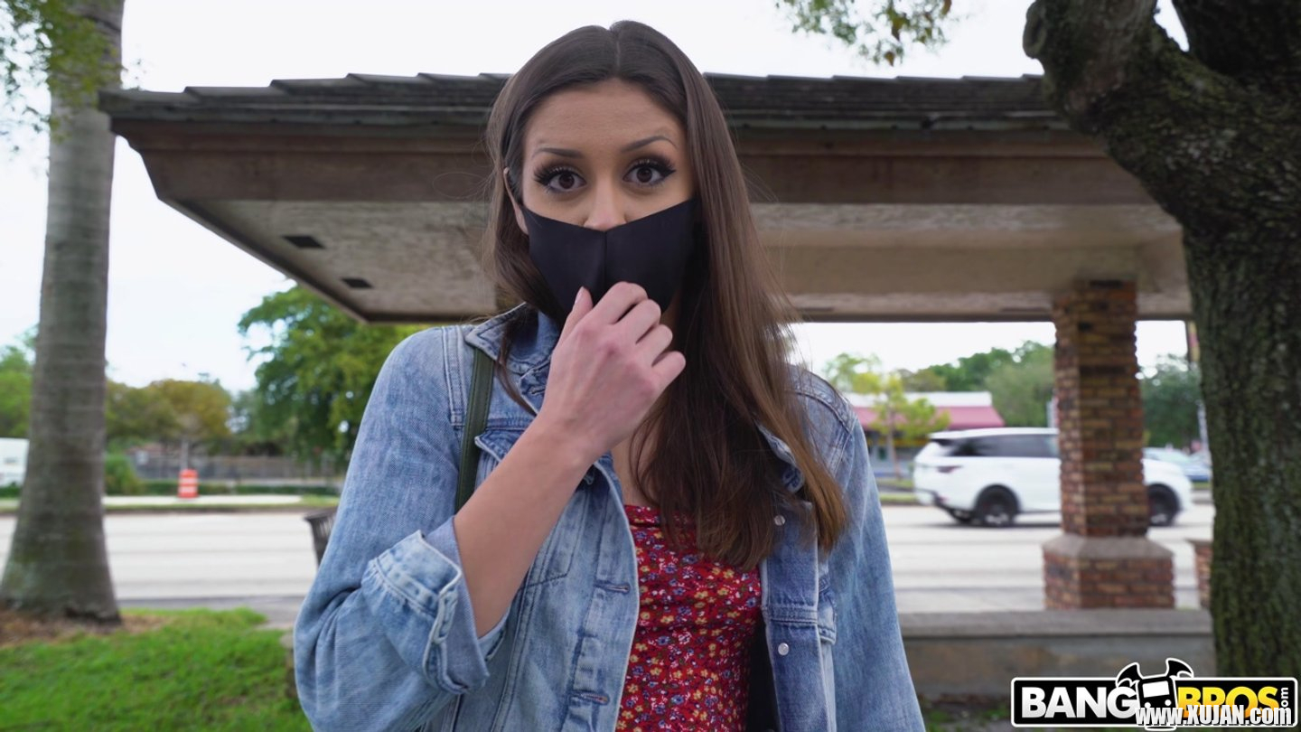 Catalina Ossa gets picked up and banged in van - Photo #3458433