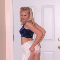 Tiffany Teen loves to show her beautiful slim Body