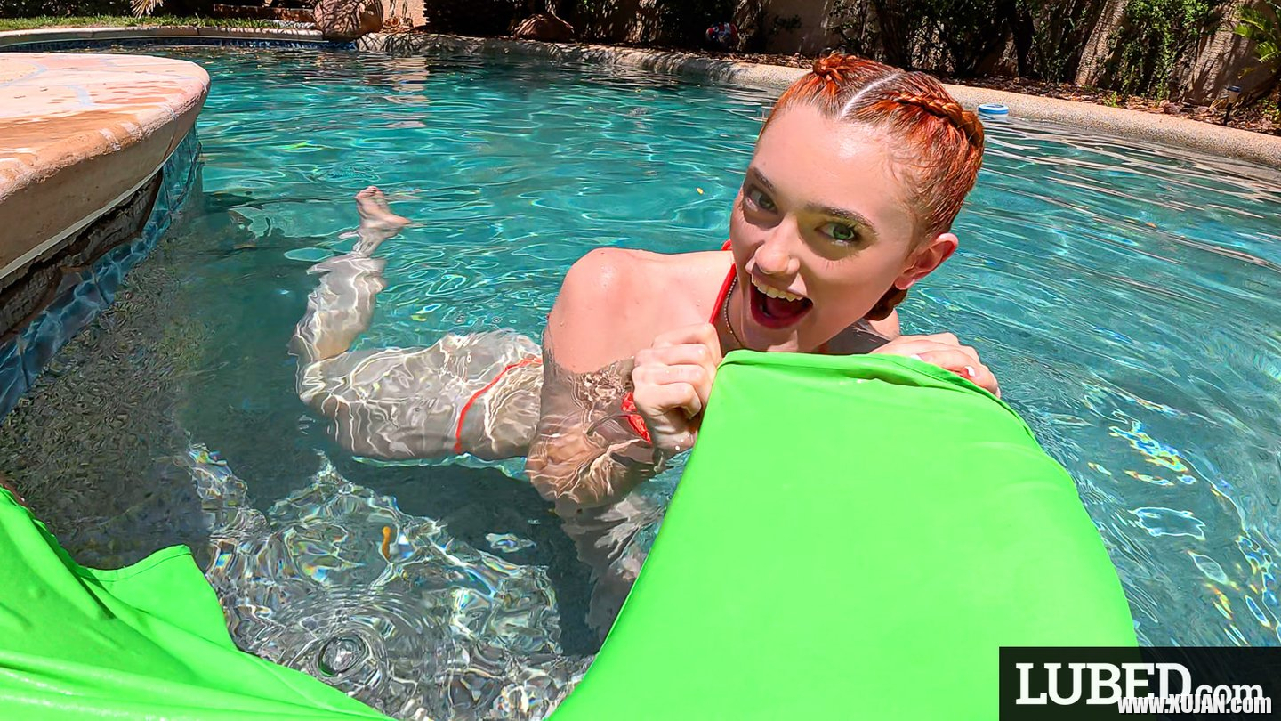 Wild redhead chick Gracey Fox gags then rides on a big wiener - Photo #3460309