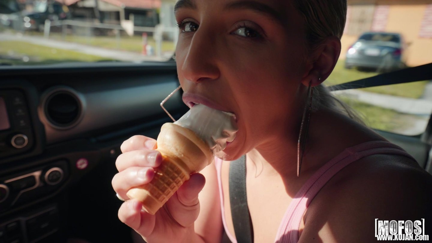 Kinky Abella Danger gets picked up and shagged - Photo #3461123