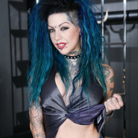 Martina Smeraldi Lady Bud assfucked in FFM 3some