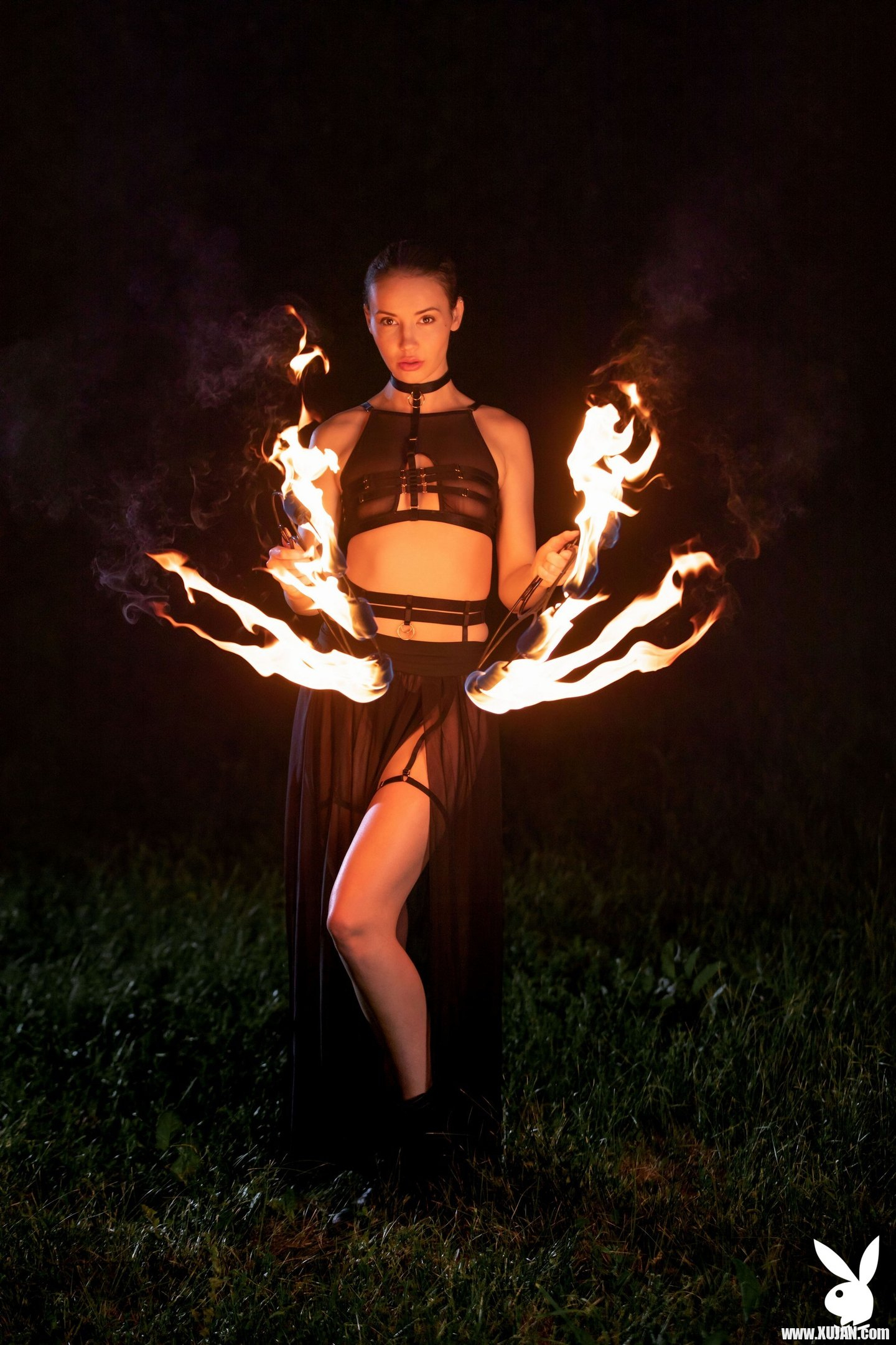 Naked babe Elilith Noir is a hot magister of fire - Photo #3464013