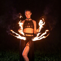 Naked babe Elilith Noir is a hot magister of fire