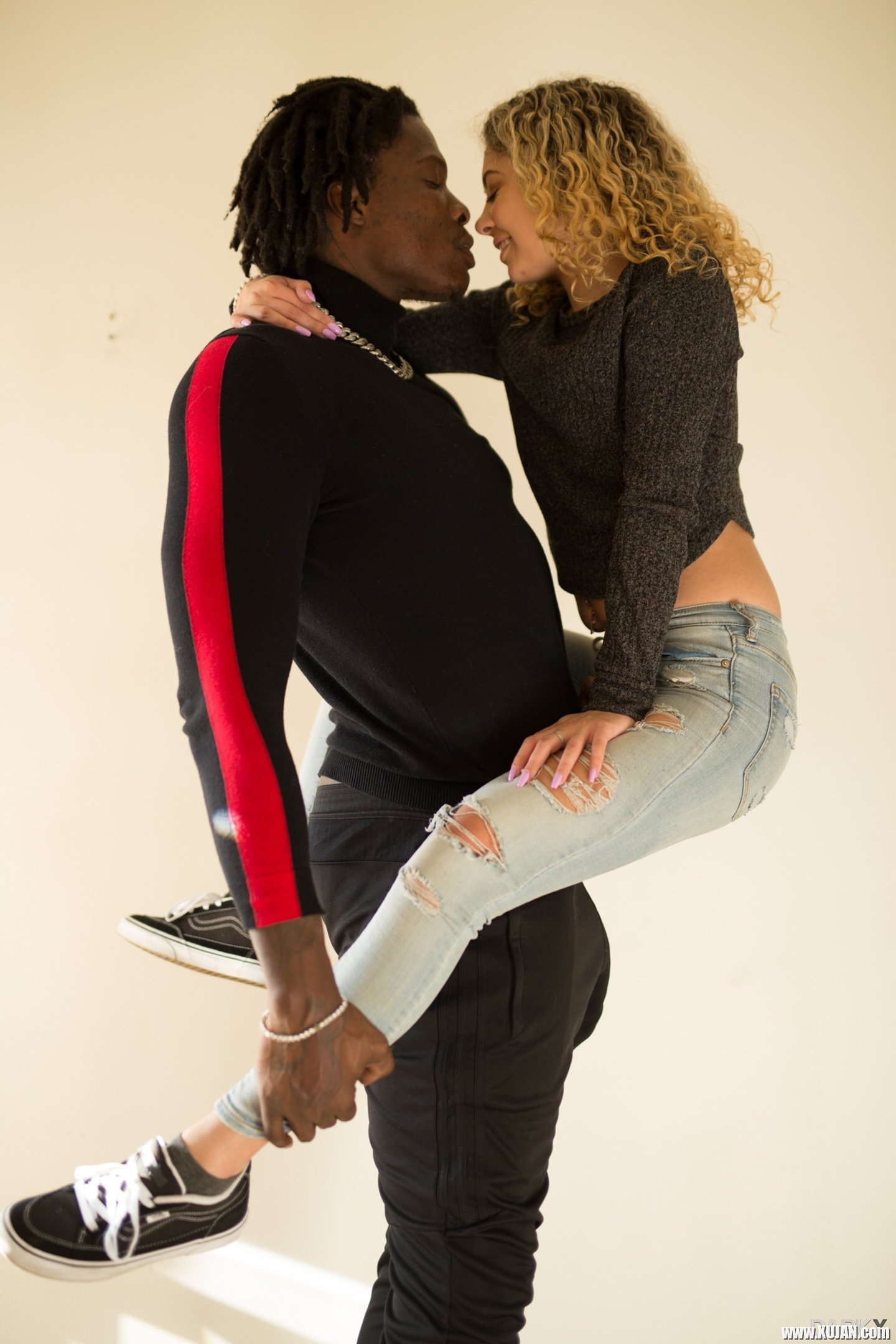 Allie Addison gets screwed by muscled black dude - Photo #3466004