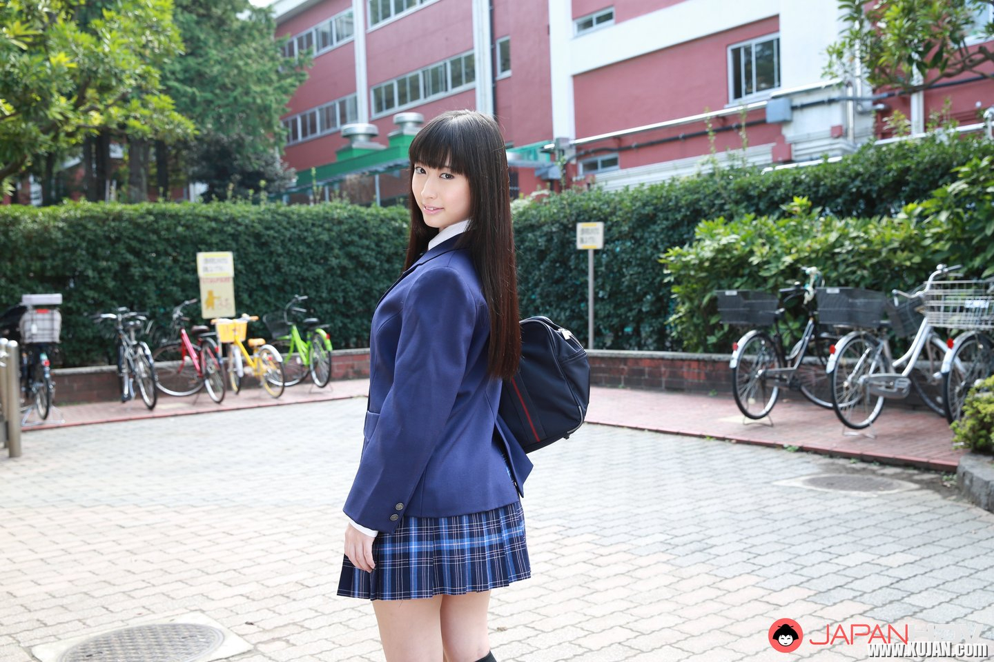 Naughty schoolgirl Tomomi Motozawa lifts up her skirt flashing panties - Photo #3469559
