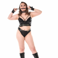 Chubby Alice Peachy with big tits trimmed cunt having fun