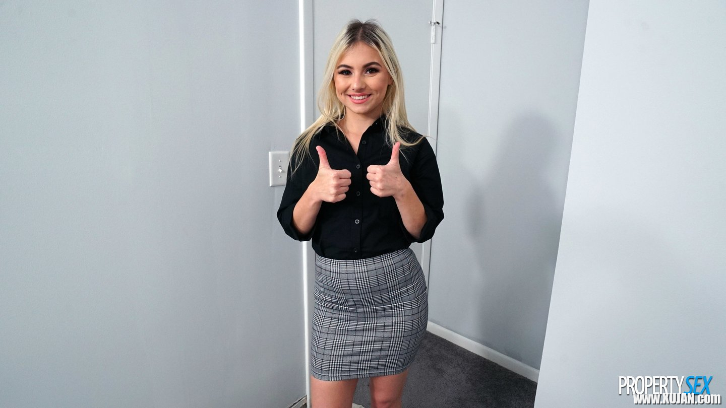 Cute blondie Aria Banks surprised with a huge dick - Photo #3480176