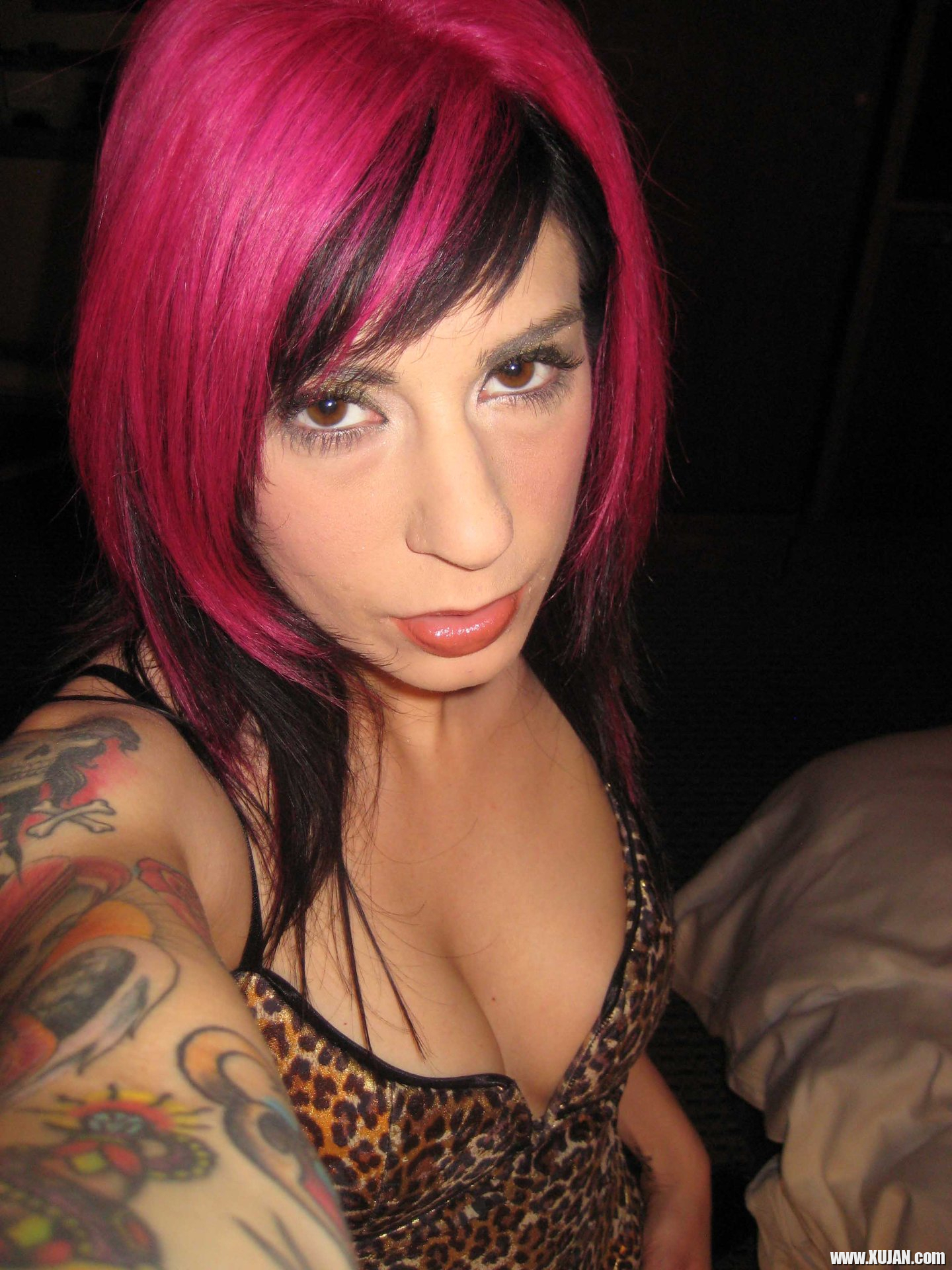 Sexy Joanna Angel strips in a bands Van - Photo #3480650