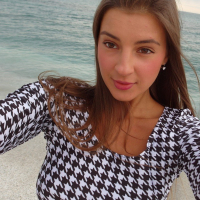 Solo babe Melena Maria Rya posing naked on the beach