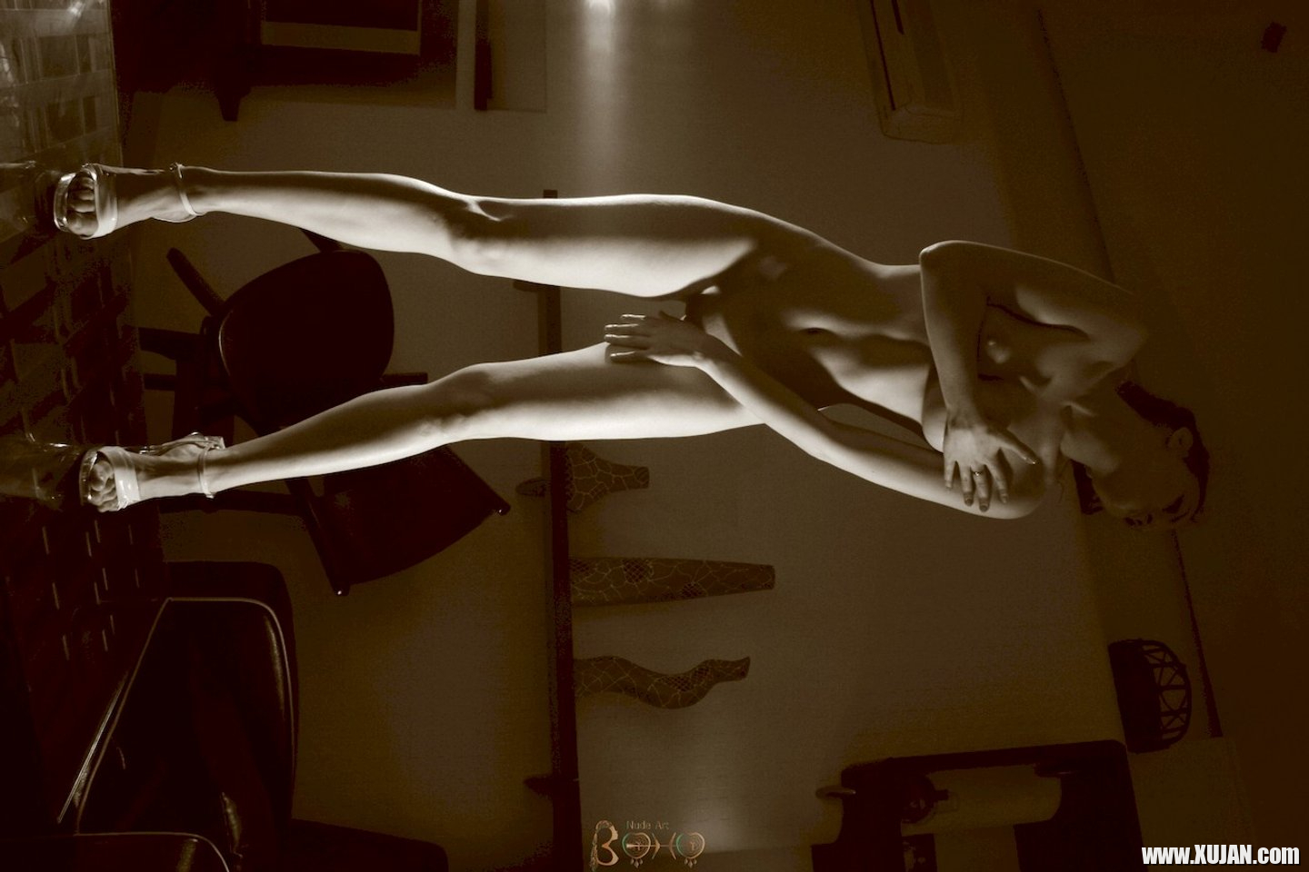 Lovely babe Julia teasing with her nice body on a table - Photo #3482646