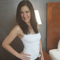 Lovely brunette MILF Deliah Dukes showing her ass in shorts