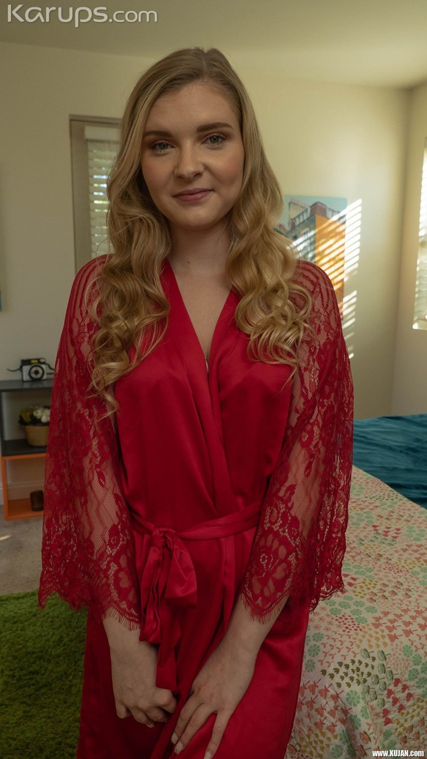 Nice tits amateur Harlow West posing naked on the bed - Photo #3485164