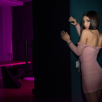 Natalie Lynn loves to tease and show Body on Cam