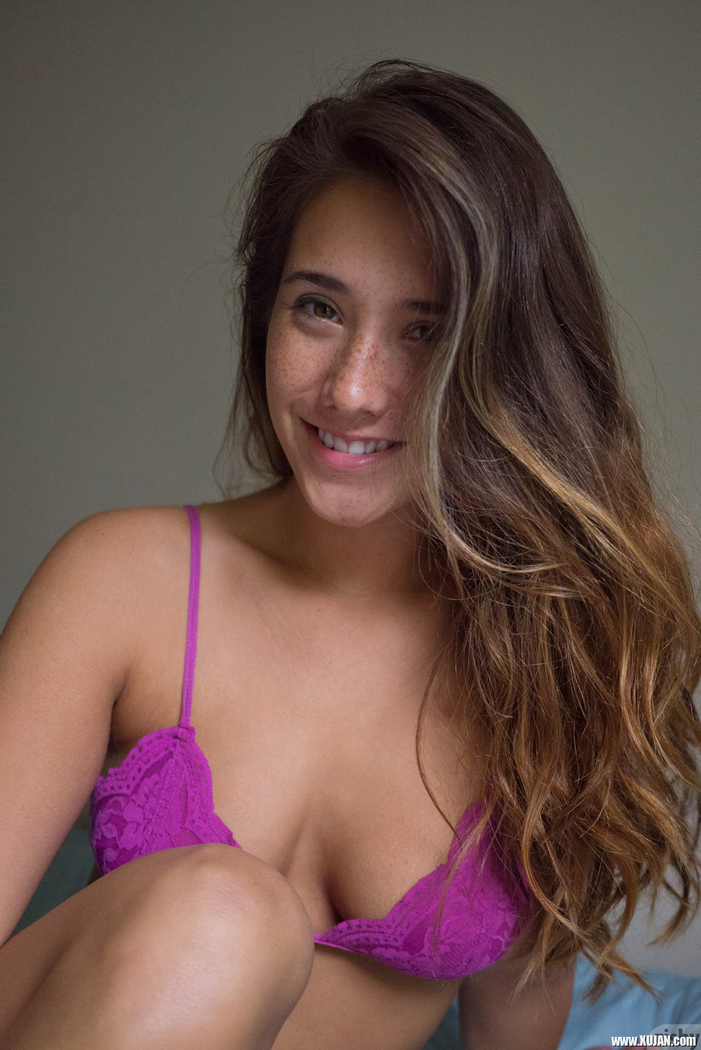 Eva Lovia teasing in some pink Panties and Bra - Photo #3486188