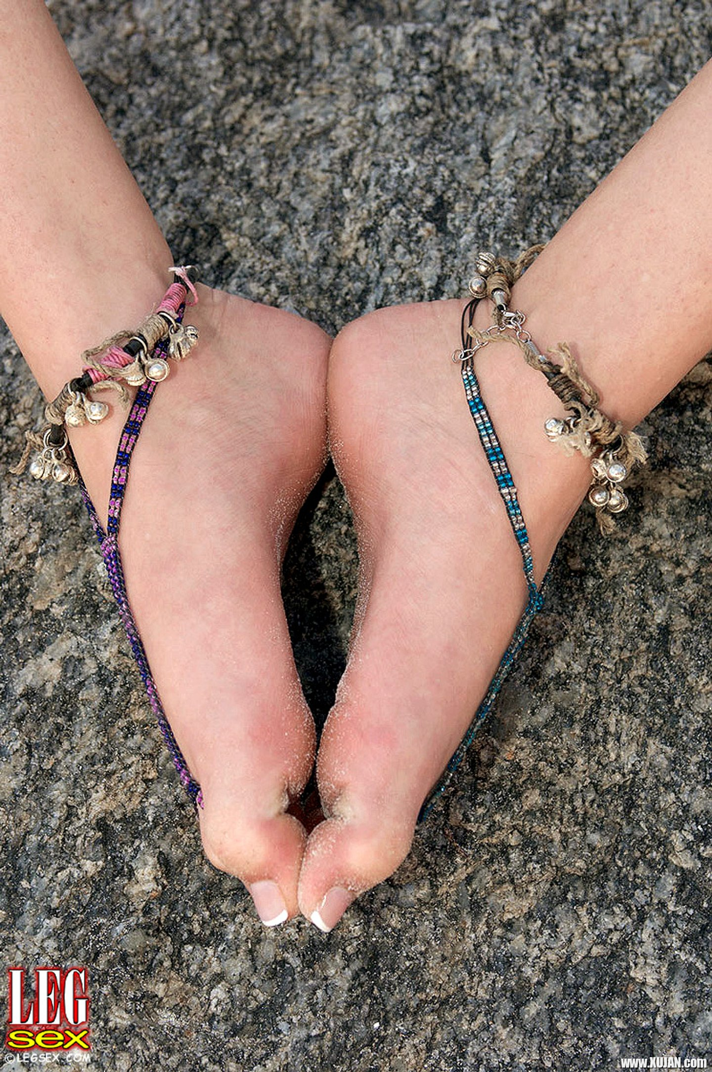 Sexy babe Michelle Honeywell just loves to tease with her feet on beach - Photo #3490406