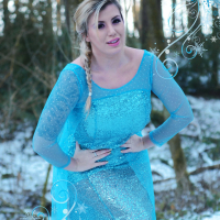 Yuffie Yulan cosplays as a Princess and strips