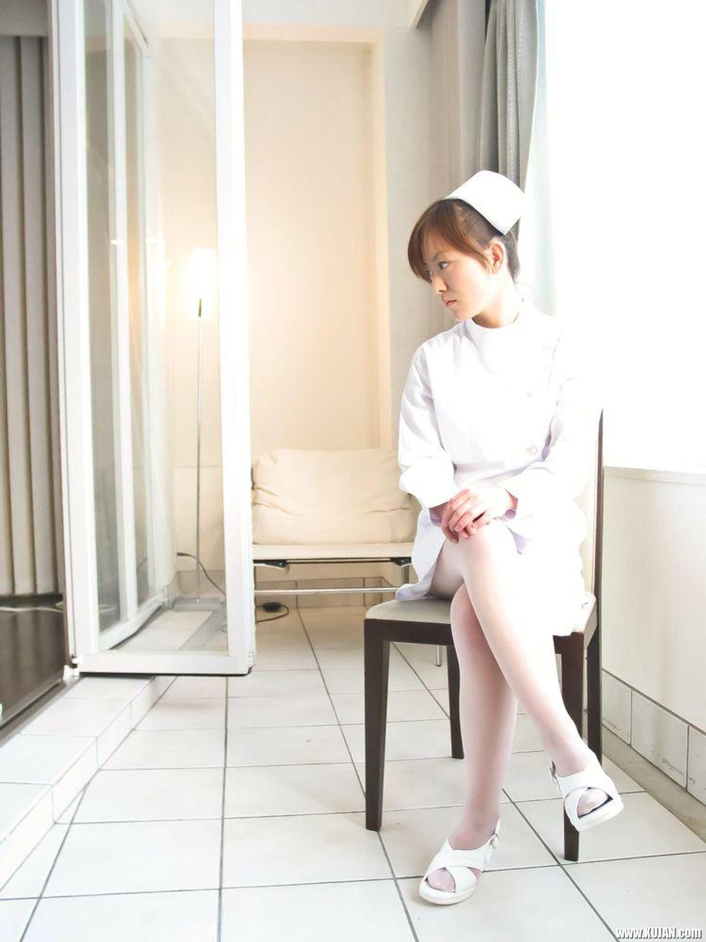 Miina Minamoto plays with her pussy - Photo #3493793