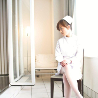 Miina Minamoto plays with her pussy