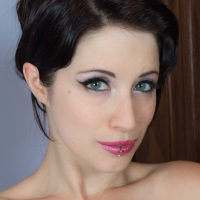 Horny babe Brookelynne Briar loves drooling on a big dildo