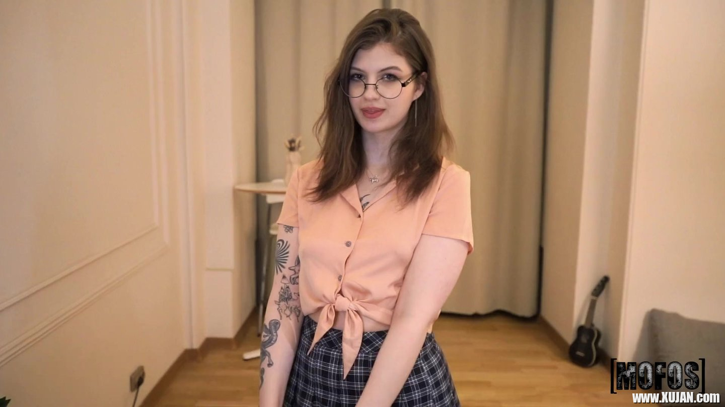 Naughty girl Lina Migurtt fucks hard for a sticky jizz on her glasses - Photo #3503027