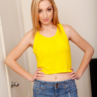 Zoey Parker enjoys spreading hot young twat on cam