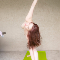 Flexible babe Amber Smith shows her twat in various yoga poses