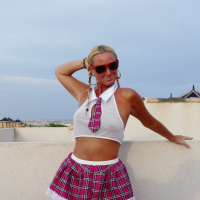 Blonde Harlet Natalie K spreads Her Tanned Ass
