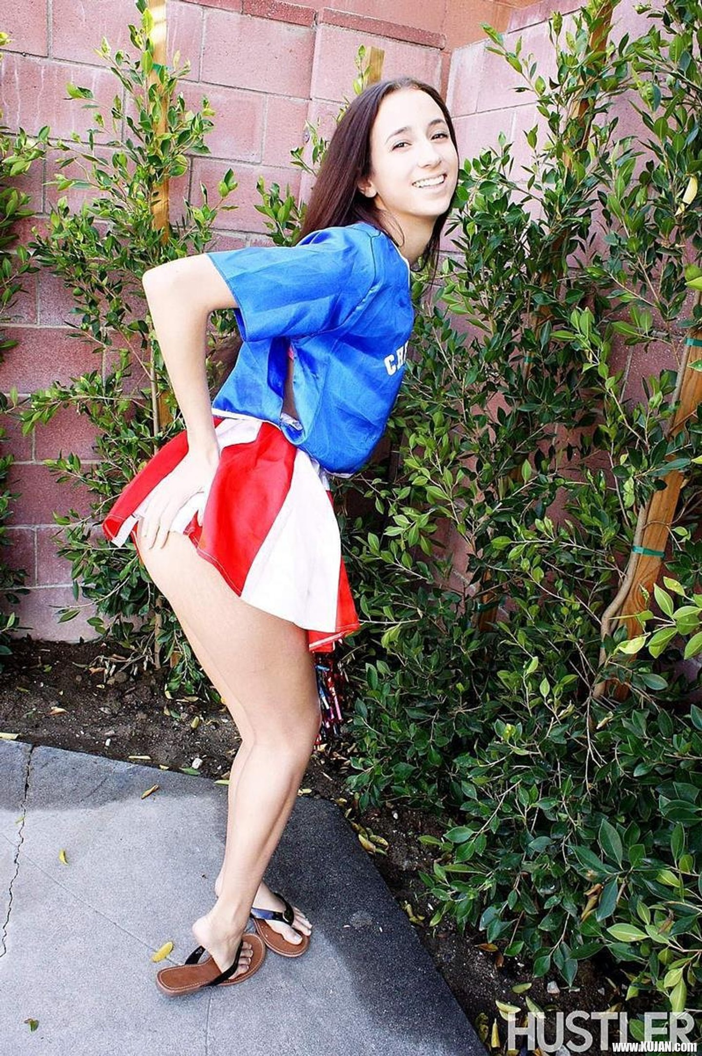 Cheerleader Belle Knox showing her pink Pussy - Photo #3511674