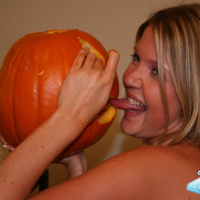 Pictures of Madison Summers getting ready for Halloween