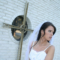 MILF babe in brides dress Jennifer Dark spreading pussy
