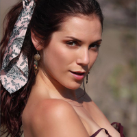 Gorgeous Elena Generi exposes her awesome body
